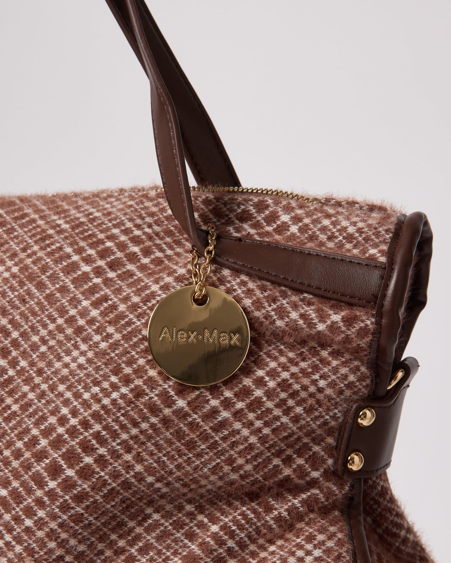 Borsa Suede con borchie marrone AlexMax